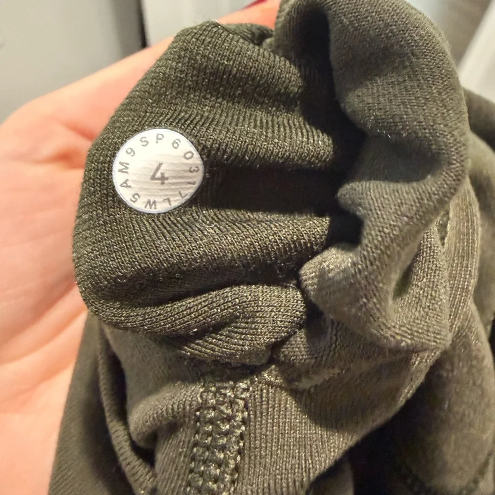 lululemon athletica Forest Green Leggings - Picture 4 of 4